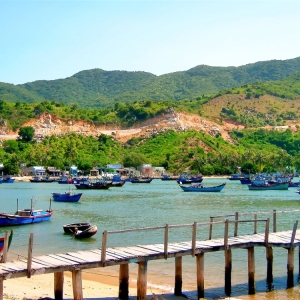 Một Ngày Khám Phá Làng Chài Vĩnh Hy - Thiên Đường Bên Bờ Biển