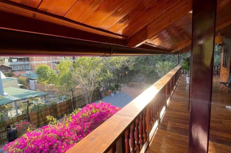 Homestay Nhà Gỗ & Coffee Làng Xưa