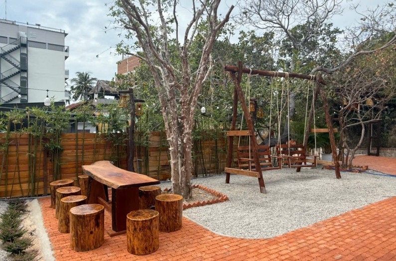 Homestay Nhà Gỗ & Coffee Làng Xưa