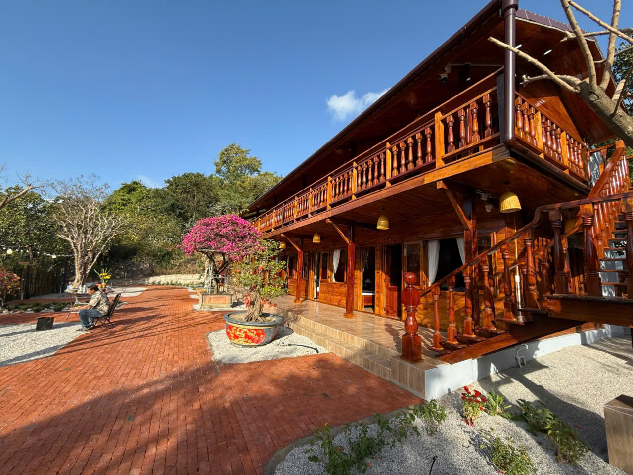 Nhà nghỉ Vĩnh Hy