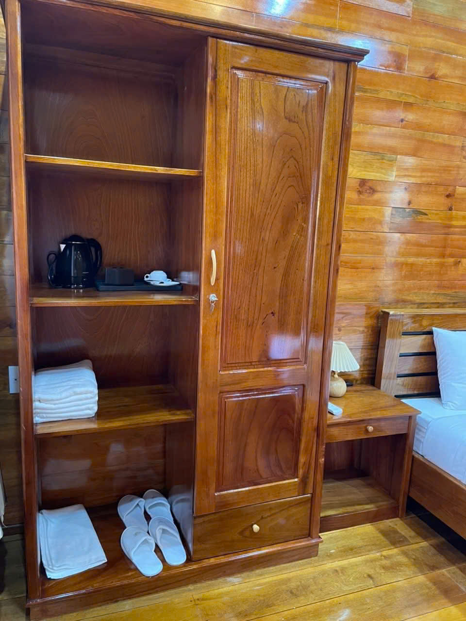 Nhà nghỉ Vĩnh Hy