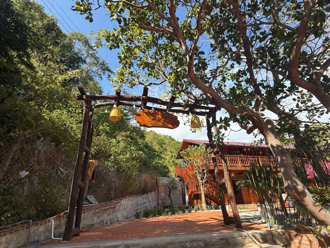 Khách sạn Vĩnh Hy Ninh Thuận