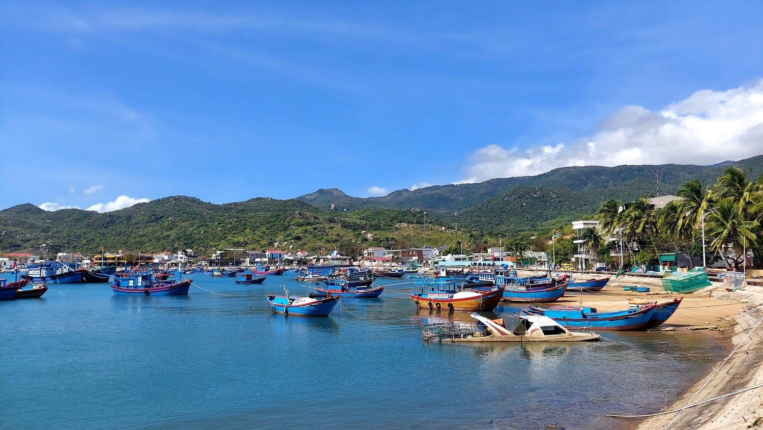 Khách sạn ở Vĩnh Hy