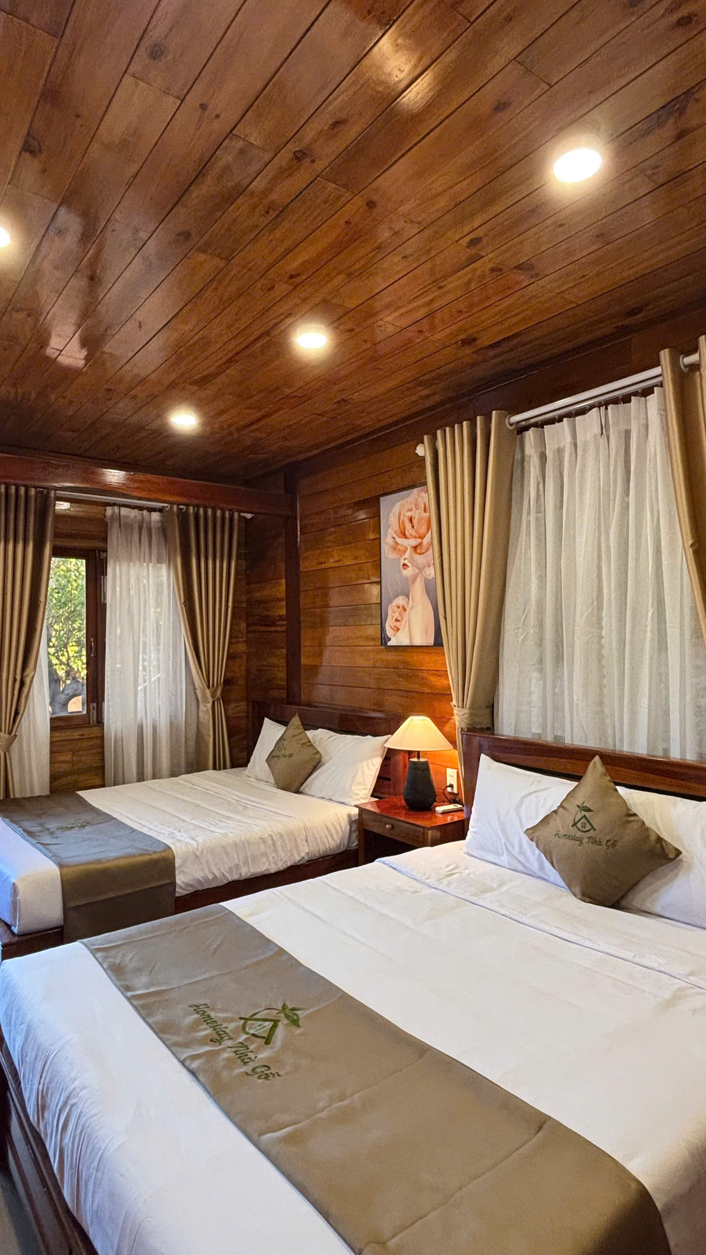 Khách sạn ở Vĩnh Hy