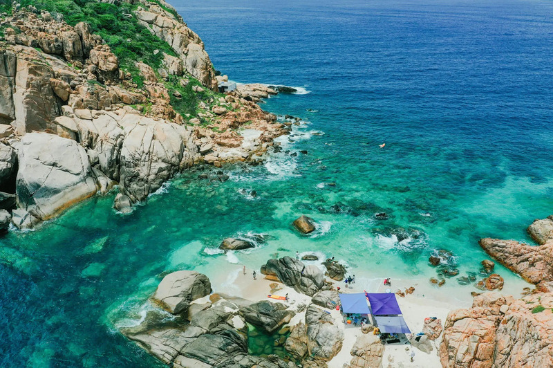 khách sạn vĩnh hy view vịnh